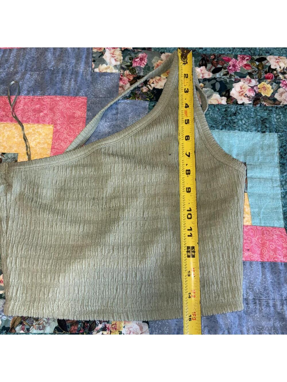 American Eagle Cropped One-Shoulder Olive Green Smocked Crop Top Woman’s Medium - Picture 7 of 7